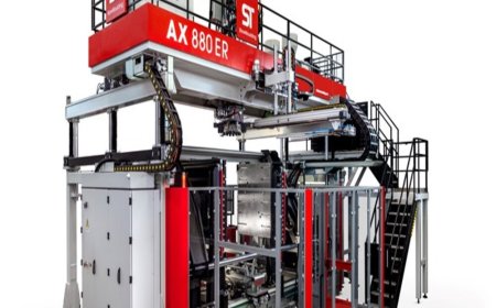 Blow Molder with Energy-Efficient Accumulator Head