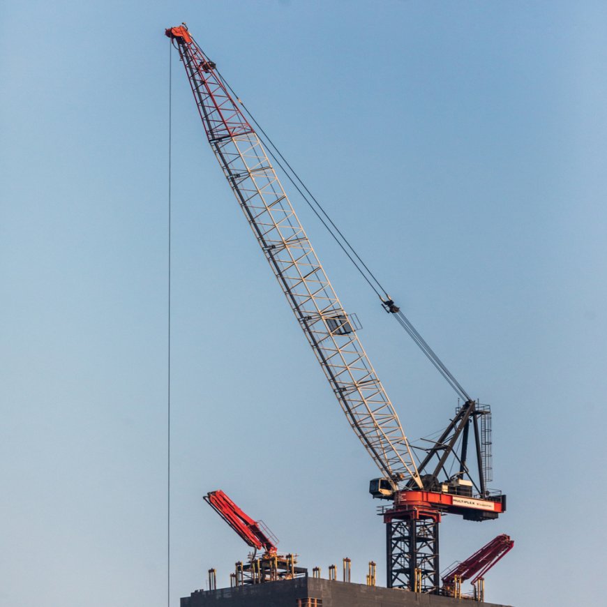 Installation of Asia's Tallest Flare Tower, Reaching 168 Meters, Achieved Using SANY's 2000-ton Crawler Crane