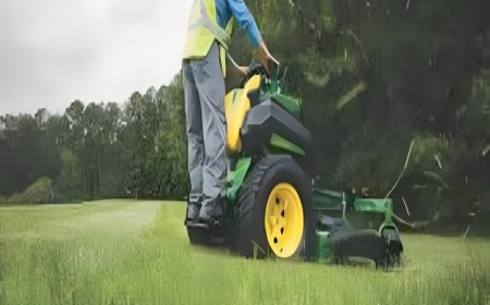 John Deere's 2024 QuikTrak™ Commercial Mowers Make a Distinctive Impression.