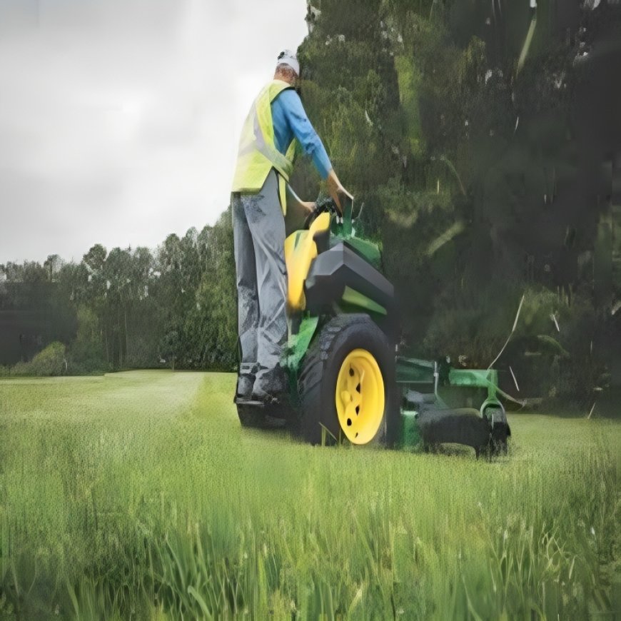 John Deere's 2024 QuikTrak™ Commercial Mowers Make a Distinctive Impression.